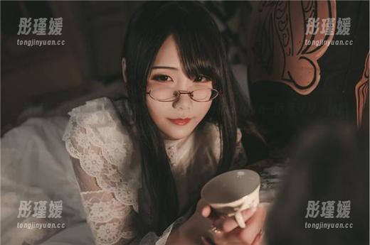 超高清照片精选：晓美妈为您呈现BlueArchive–伊落マリー体操服的时尚魅力与活力