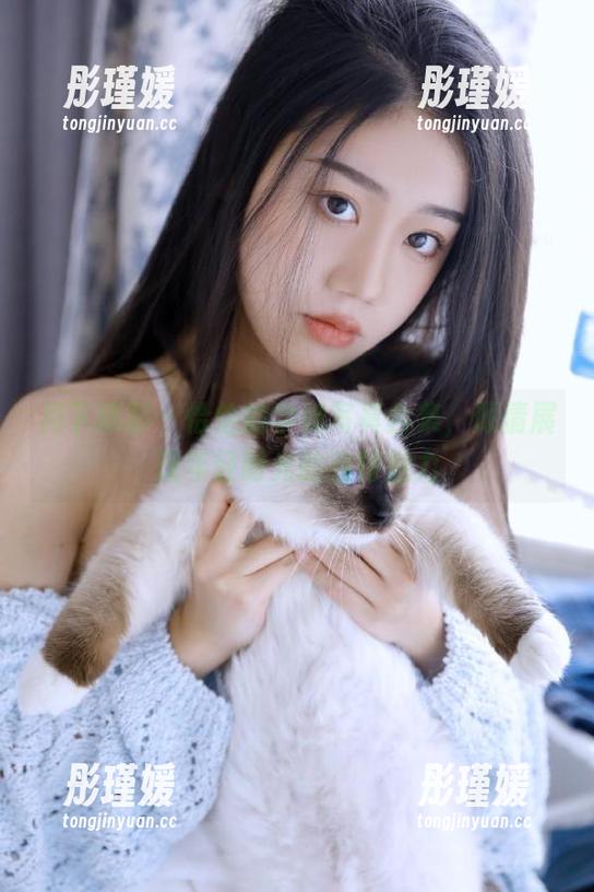 月下摄影 - 恰恰的学妹写真合集，倾情展现年轻时光的独特魅力