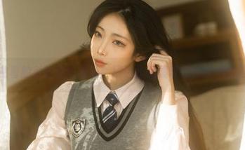在杏仁曲奇的杀生院中漫游：精选作品集带你领略她的独特视角