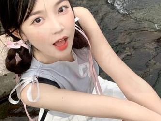 微密圈 – 笑到肚子疼的杨大乐乐很靠谱全套温柔写真，让你心里那个小鹿乱撞的感觉！