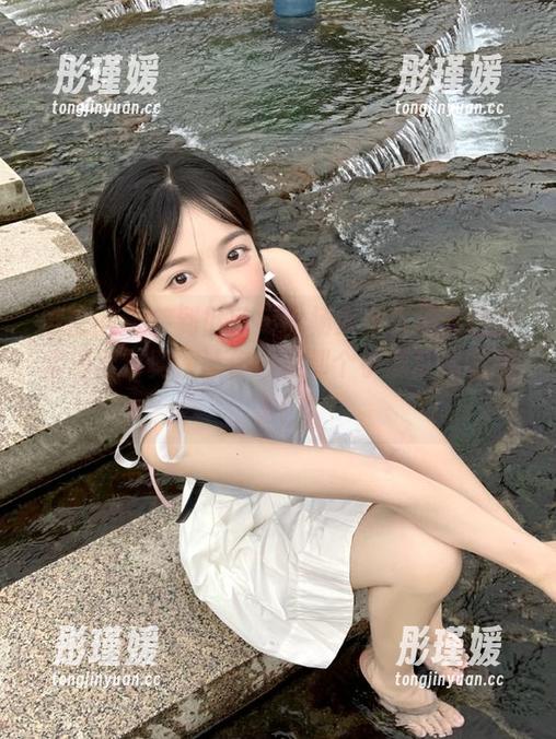 微密圈 - 笑到肚子疼的杨大乐乐很靠谱全套温柔写真，让你心里那个小鹿乱撞的感觉！