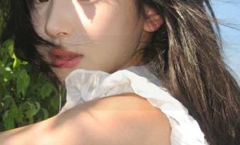 果团网 – 一秒钟魅力爆表，爱丽莎LISA吊带写真图片下载，看完绝对舍不得删！