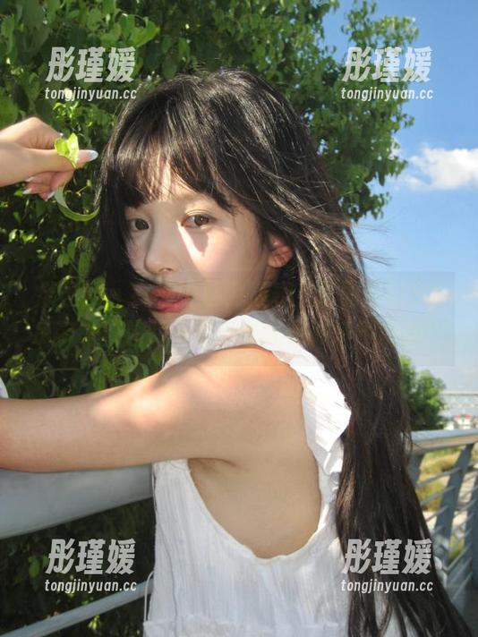 果团网 - 一秒钟魅力爆表，爱丽莎LISA吊带写真图片下载，看完绝对舍不得删！