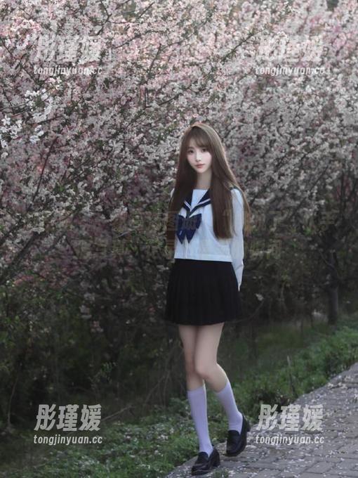 微密圈 - 一组高清图册：“桃脱了”水手服写真，记录下最美的瞬间
