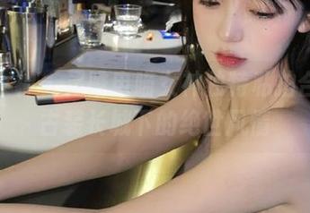 梦丝女神 – 灵唯电喵女神独特私拍合集，古装长城下的绝世风情