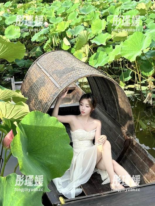 梦丝女神 - 花月舞高跟鞋经典合集分享：重温那些绝美瞬间，开启时尚之旅