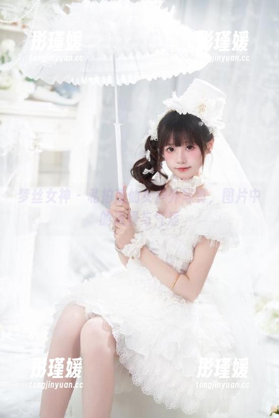 梦丝女神 - 私拍莹仙女户外写真，图片中的风景与气质