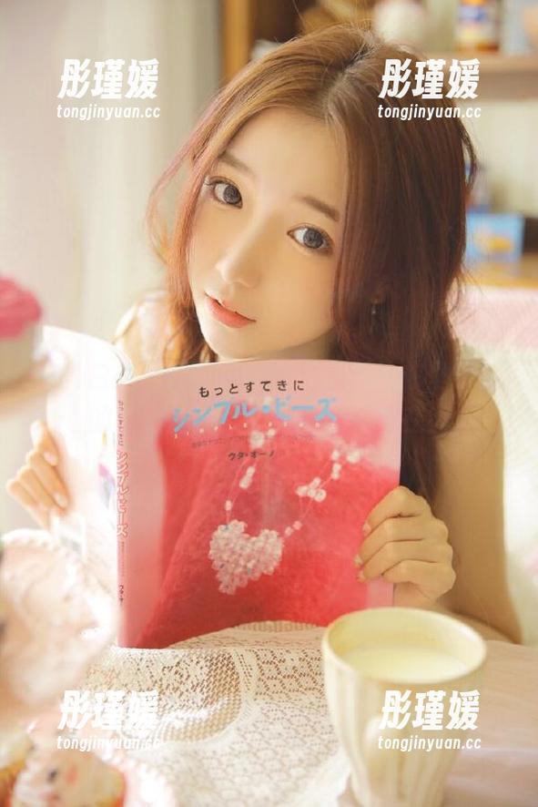 户外白丝短裙写真，森萝财团给你壁纸般的梦幻体验，让清新无处不在！