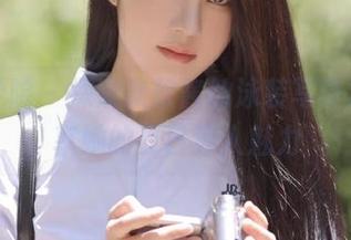 模范学院 – 探索软软酱的泳装写真集，分享她的夏日迷人魅力