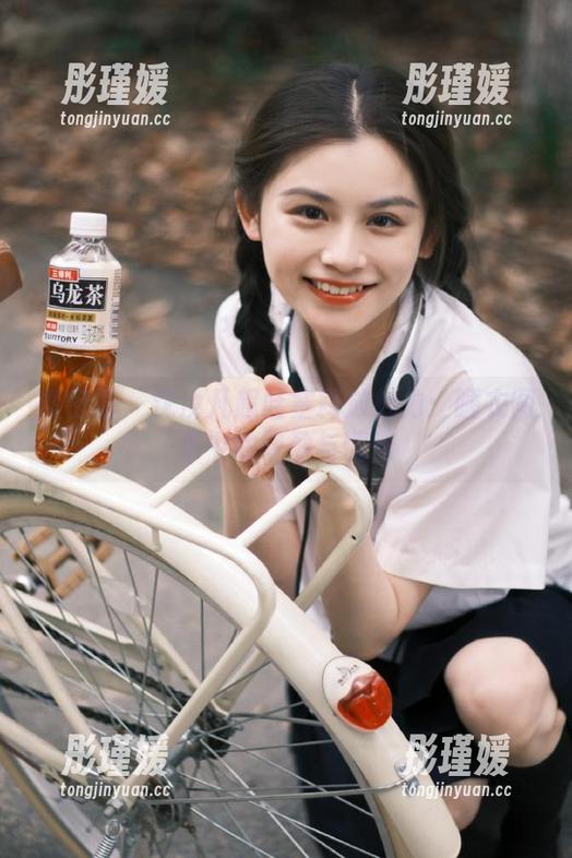 微密圈 - 沈汝凡超哇塞释放魅力：睡衣图集中的轻盈与慵懒