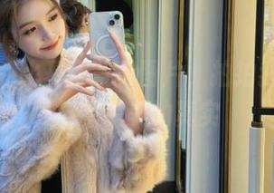 泥泥汝的比基尼写真图片，拍拍我的自嘲与不完美的真实