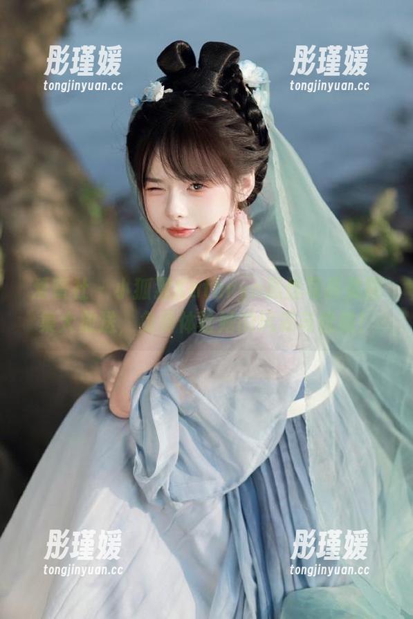爱蜜社 - 小狐狸Kathryn黑丝写真美图集大放送，免费体验她的风采与优雅！
