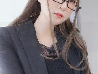 收藏白银81博主的甜美后辈作品，立刻下载美图享受