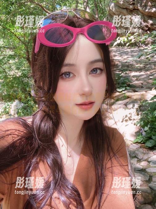 白银81带来的猫咪护士套图分享，治愈你的心灵与视觉的双重享受！