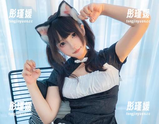 探索神楽坂真冬美腿全套原图，感受每个细节传递出的无穷魅力与自信风范！
