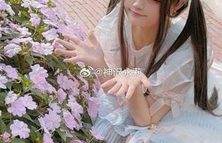 神沢永莉毛衣牛仔裙惊艳登场，高清写真下载让黑丝黯然失色！