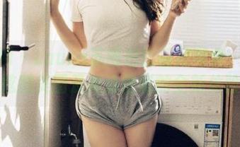 秀人网 – Laura苏雨彤比基尼写真：获取炫酷美图及高清壁纸的全新体验