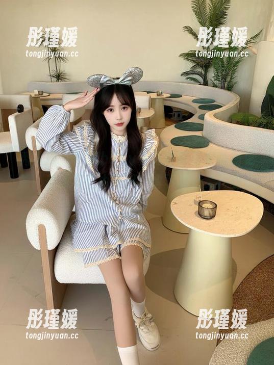 秀人网 - M梦baby夏天写真合集最新更新：美丽与自由交织，留下夏日无尽回忆！
