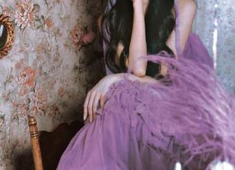 秀人网 – 在UU阿文的办公室中发现美：丰富作品集与实用资源的完美结合