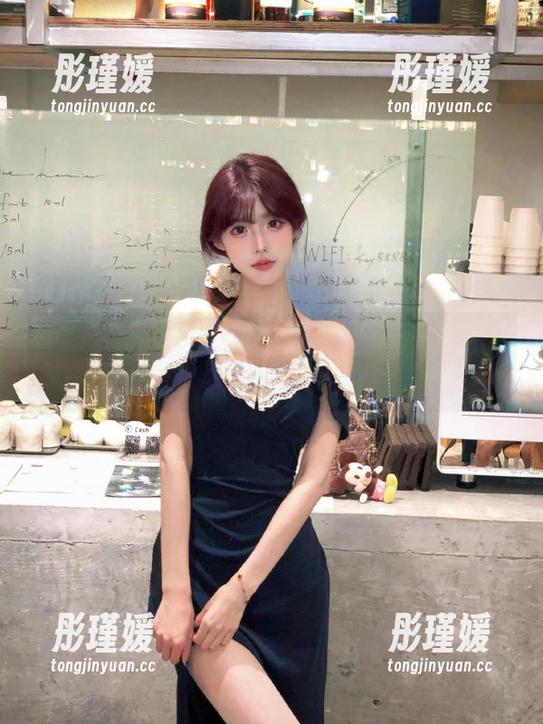秀人网 - 白衬衫私房作品中的刘婷婷：甜美与酷炫的完美融合