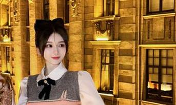 秀人网 – 不仅是写真，唐翩翩的粉色作品让你下载后沉醉