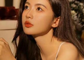 秀人网 – 唐翩翩黑白写真作品集：捕捉生活中的每一个瞬间