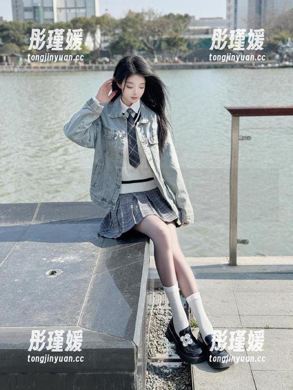 秀人网 - 安然的私房修理工主题图包：每一幅作品都充满了生活的哲理与思考