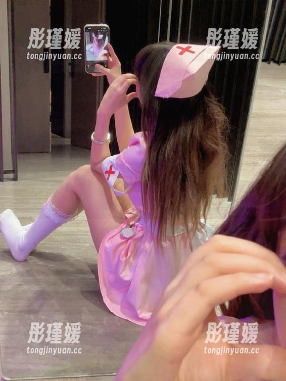 秀人网 - 探索小雨baby的棉袜艺术，美图分享与下载，让你感受魅力无限！