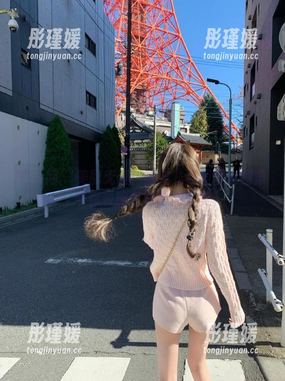 秀人网 - 美丽无限！曦宝儿红裙全套图集带你领略经典时尚之美