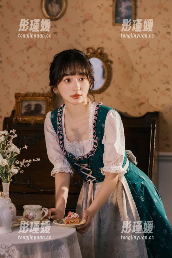 秀人网 - 全新图册：柚子178在水手服中的甜美瞬间，快来感受她的魅力吧！