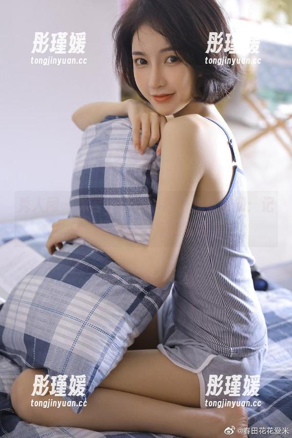 秀人网 - 沐言yanyan黑白视觉图册：记录瞬间的永恒与无常合集