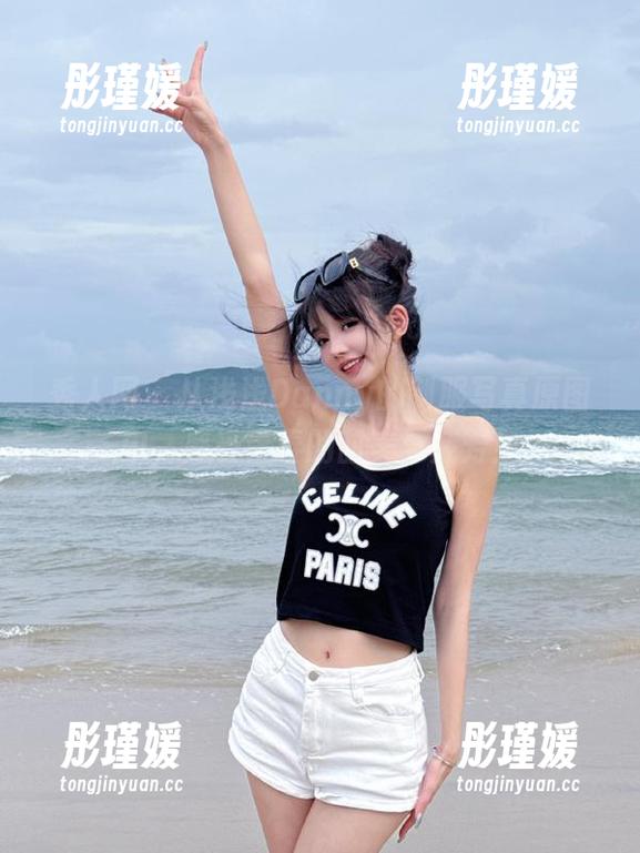 秀人网 - 从浅浅Danny的制服写真原图中，感受青春的甜美与芬芳！