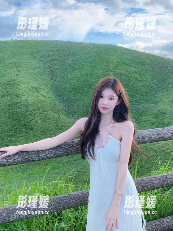 秀人网 - 不容错过的在线美图，尽在灿宝天台的独特视角
