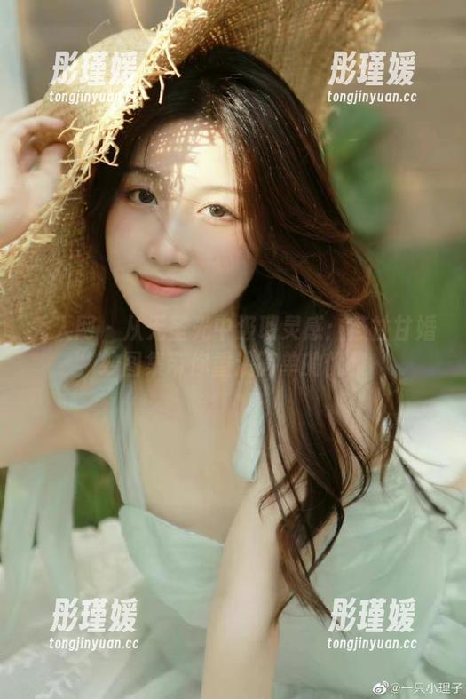 秀人网 - 从无圣光中汲取灵感:燕甘甘婚纱图集带你重温简单的优雅 秀人网 - 从无圣光中汲取灵感:燕甘甘婚纱图集带你重温简单的优雅