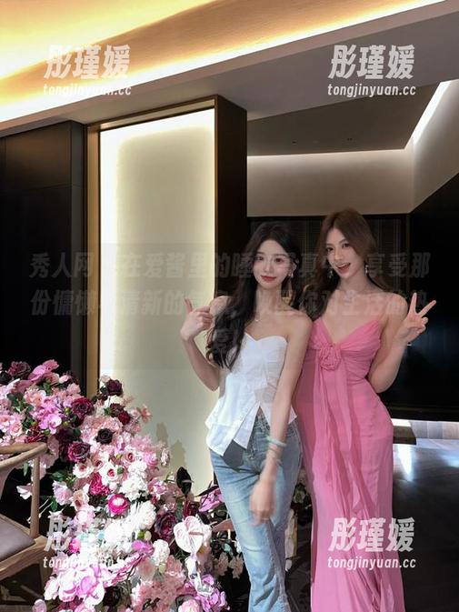 秀人网 - 在爱酱里的睡衣写真中，享受那份慵懒与清新的气息，唤醒你对生活的热爱！