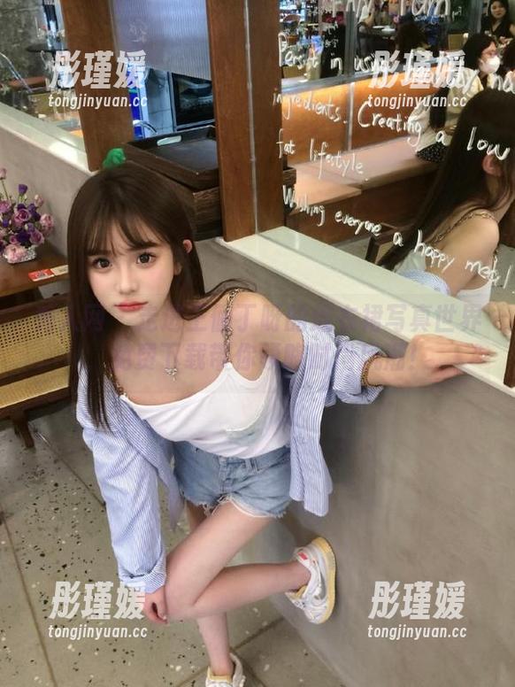 秀人网 - 走进王俪丁呀的连衣裙写真世界，免费下载带你领略时尚风潮！