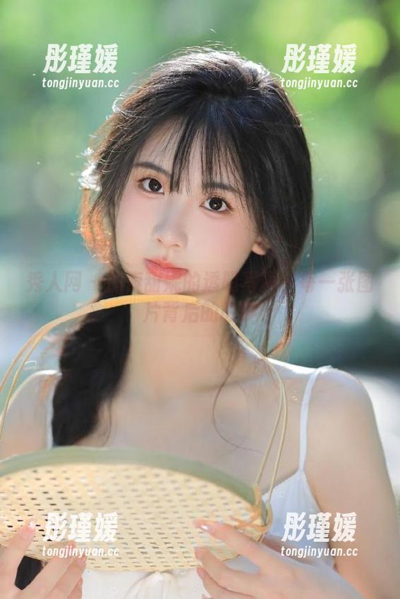 秀人网 - 探索甜妮的透明写真：每一张图片背后的故事