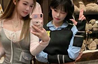 秀人网 – 探寻白小喵的秘密，独家写真合集，带你欣赏那些唯美壁纸，尽在这里！