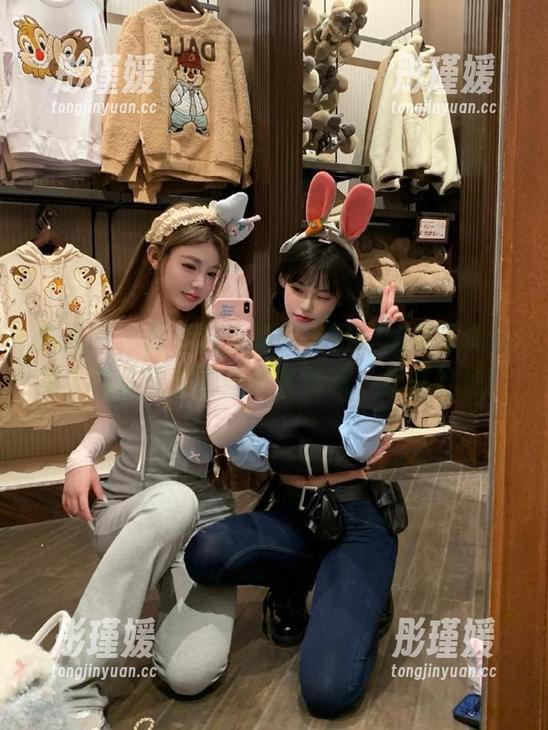 秀人网 - 探寻白小喵的秘密，独家写真合集，带你欣赏那些唯美壁纸，尽在这里！