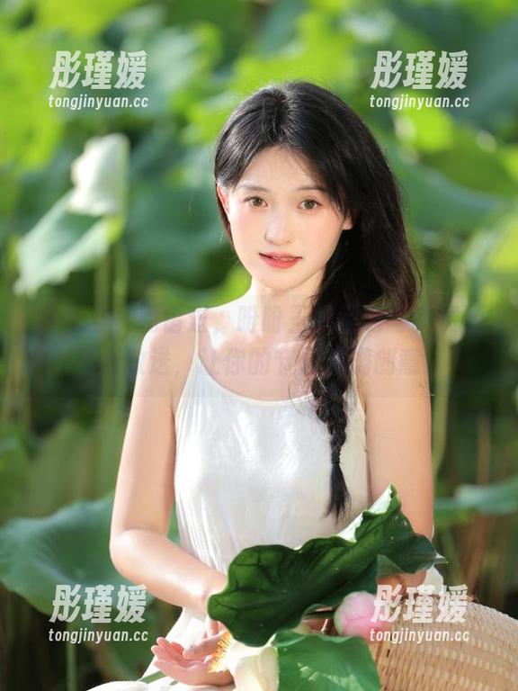 秀人网 - 别错过，盼盼玉奴圣诞写真资源免费放送，让你的节日充满创意！