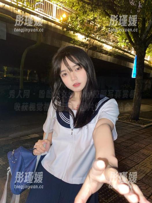 秀人网 - 盼盼龙女sunny校服写真赏析，收获视觉福利与美图图片的完美结合！