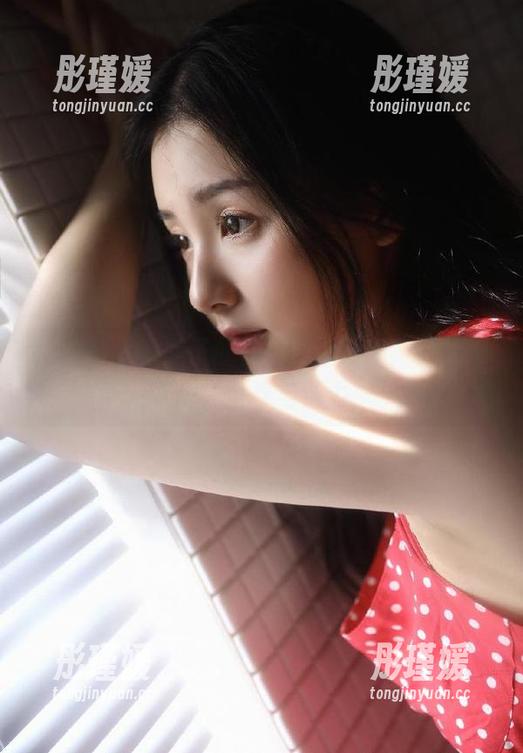 秀人网 - 糯美子的长腿作品分享，体验别样的青春与活力