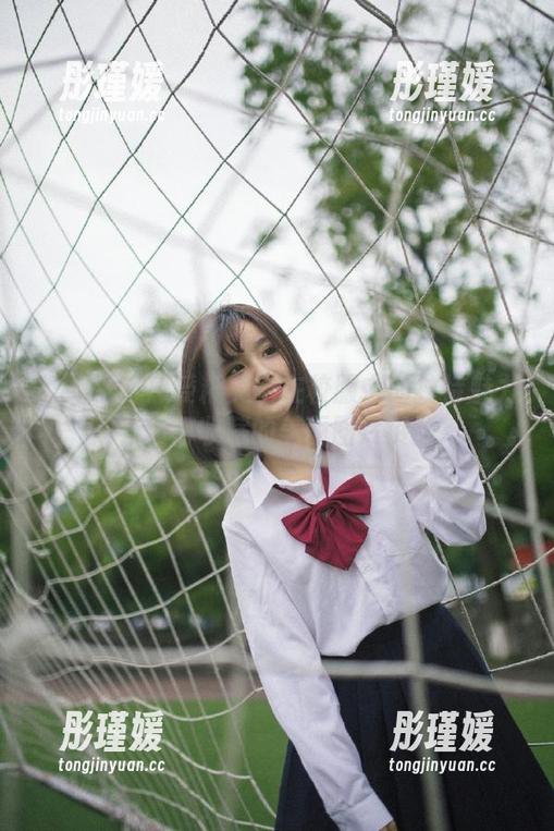秀人网 - 感受糯美子在校服中的独特魅力，值得收藏的美丽图片资源