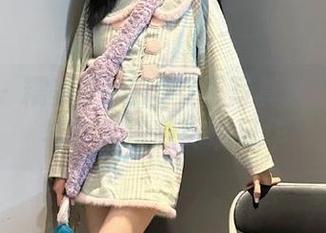 秀人网 – 糯美子mini女王写真系列：图集与丰富资源尽现风华