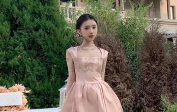 秀人网 – 她的睡衣之美，尽在美七的精选写真资源中