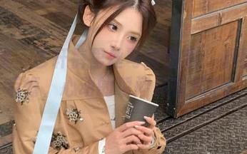 秀人网 – 艺轩裤里丝写真图集：不看绝对后悔，心动的瞬间尽在其中！