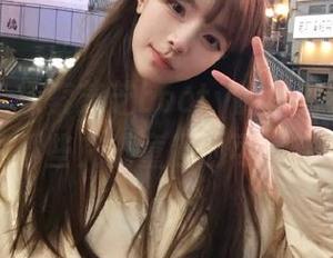 秀人网 – 探索芝芝booty的白衬衫写真，发现那些充满童趣的可爱资源！