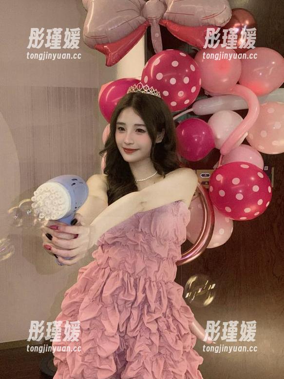 秀人网 - 萌琪琪Irene用美腿征服世界，看看这组图片合集有多惊艳！
