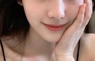 秀人网 – 萝莉悠悠酱的连衣裙写真，高清图库展现她的独特风采