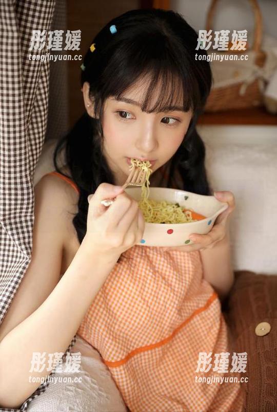 秀人网 - 重温蓝夏Akasha的厨娘写真集，快来下载与她一起享受美好生活！